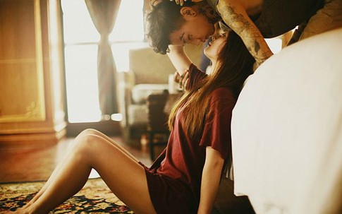 Cô dâu mất tích trước ngày cưới, chú rể chết lặng khi chứng kiến cảnh tượng trên giường