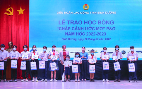 Bền bỉ 26 năm chắp cánh ước mơ cho học sinh nghèo hiếu học