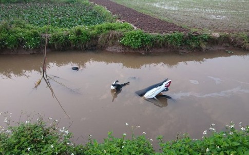 Nam thanh niên tử vong dưới mương nước bên đường 
