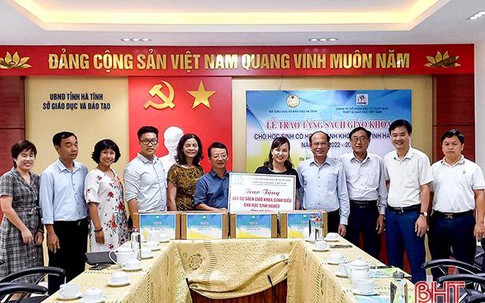 Nhiều học sinh nghèo ở Hà Tĩnh không lo thiếu sách trong năm mới