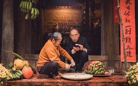 'Tết tôi cho bà mượn cháu tôi vài ngày đấy'