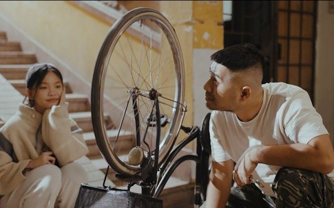 Phim ngắn 'Khoảnh khắc bên bố' gây xúc động về tình phụ tử