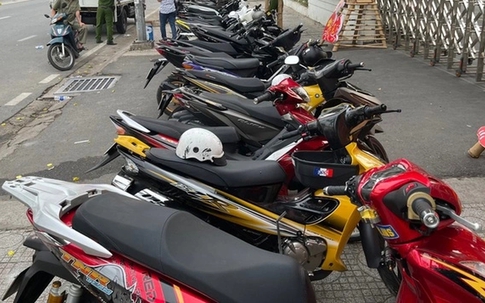 Khởi tố 4 bị can "đi bão" rạng sáng mùng 1 Tết