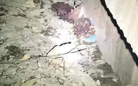 Thi thể bé sơ sinh bị bỏ dưới chân cầu nhiều ngày
