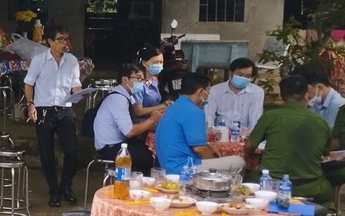 Vụ chết người nghi ngộ độc sữa: Người con trai đang nguy kịch