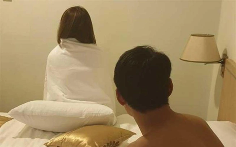 Người phụ nữ 54 tuổi bán dâm cho khách với giá 400 nghìn/lượt