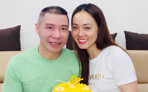 Bà xã NSND Công Lý đáp trả cực gắt khi có bình luận “kém duyên” về chồng mình