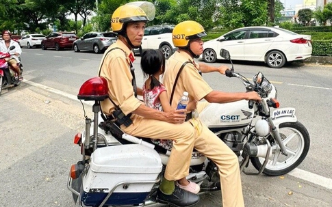 Bé gái 6 tuổi đi lạc 12km