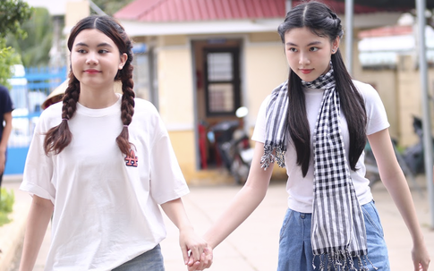 Video: Đến phim trường thăm ba, 2 ái nữ nhà Quyền Linh lập tức thành tâm điểm