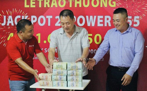 Tiết lộ bất ngờ của những người nhận cả ‘núi’ tiền từ Vietlott và không cần che mặt