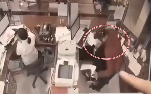 Vụ cướp ngân hàng tại Cửa Lò: Sự bình tĩnh của nữ nhân viên bị tên cướp khống chế