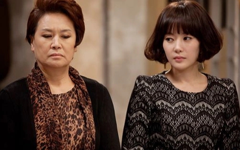 Chúng tôi chưa 'động phòng', mẹ chồng đã làm một việc lộ bản chất tham lam