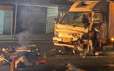 Đồng Nai: Xe máy 'kẹp 4' đấu đầu xe tải, 3 người tử vong
