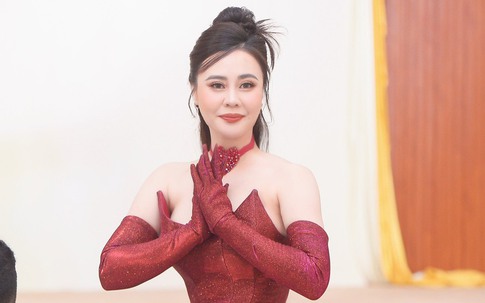 Phan Kim Oanh nói gì trước thềm chuyển giao vương miện Mrs Grand International?