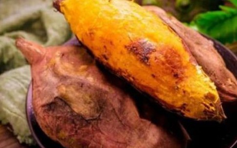 Cách nướng khoai lang mà không cần than củi