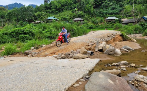 Đến bao giờ con đường vào bản Yên mới được sửa chữa?