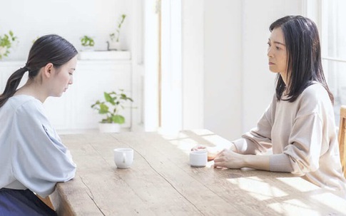Ngày bạn trai xuất viện, bố mẹ khuyên tôi bỏ gấp