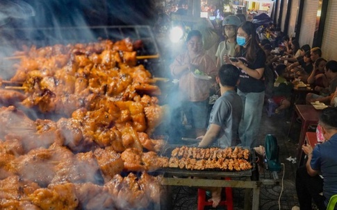 Hàng xiên nướng doanh thu hơn 16 triệu đồng/ngày: Bí quyết đông nghịt khách