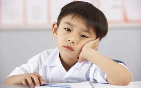 5 thói quen của bố mẹ tàn phá sự tập trung của con, nên bỏ ngay