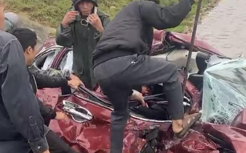 Nhiều người thương vong sau vụ tai nạn thương tâm giữa xe tải và xe con