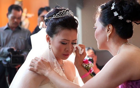 Mẹ chồng tìm bạn đời, tổ chức đám cưới linh đình cho tôi