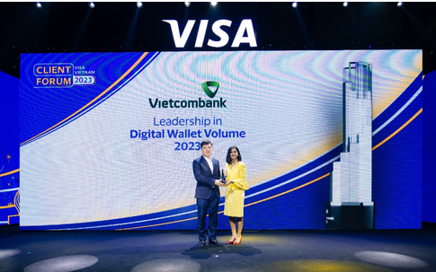 Vietcombank được Visa vinh danh 12 hạng mục giải thưởng quan trọng trong hoạt động thẻ năm 2023