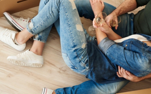 Bạn trai phản ứng gay gắt khi biết người chủ thực sự của tòa nhà anh đang ở chung với bạn gái