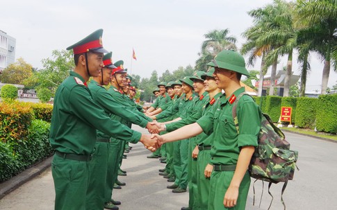 Gia nhập quân ngũ, cấp bậc khởi điểm của người mới tham gia nghĩa vụ quân sự là gì?