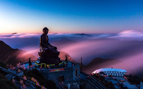 Vì sao Lào Cai hút hàng vạn khách du lịch tâm linh đầu năm?