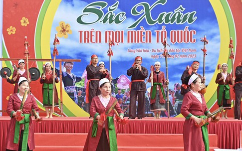 Tưng bừng ngày hội Sắc Xuân trên mọi miền Tổ quốc tại Làng Văn hóa-Du lịch các dân tộc Việt Nam 
