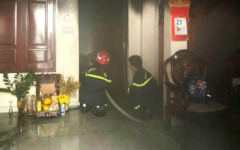 Công an Hải Phòng cứu 3 người trong gia đình thoát khỏi đám cháy