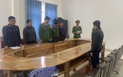 Nghệ An: Bắt nguyên Hiệu trưởng tham ô, chiếm đoạt tài sản