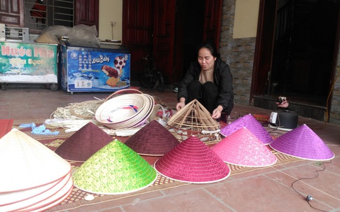 Về làng Chuông xem nghệ nhân gửi hồn vào nón lá