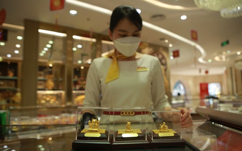 Giá vàng hôm nay (26/2): Chạm mức thấp nhất năm, đầu tư một tháng lỗ 2,5 triệu đồng/lượng