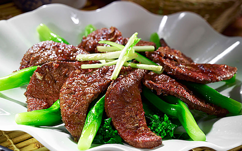 Muốn huyết áp ổn định thì nên 'cạch mặt' 5 loại thực phẩm này