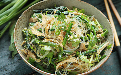 Muốn da khỏe đẹp, căng bóng, đừng bỏ qua 4 món ăn từ các loại rau