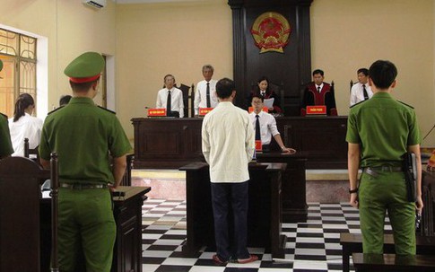 Cái giá phải trả của gã đàn ông "làm bậy" với con riêng của bạn gái