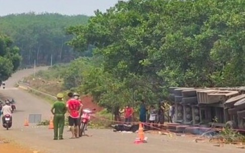 Hai bà cháu bị xe container tông tử vong