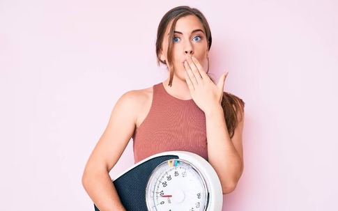 7 lý do khiến cân nặng tăng, giảm thất thường