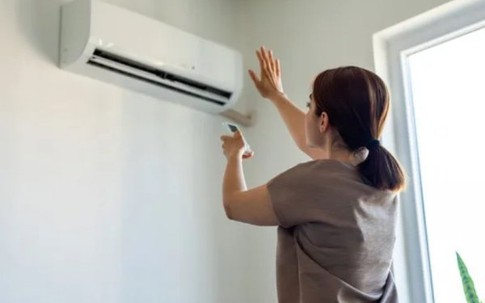 Vì sao không nên đóng kín cửa khi bật điều hòa?
