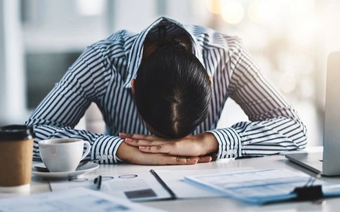 "Căn bệnh thời đại", lương hậu hĩnh cộng dồn áp lực