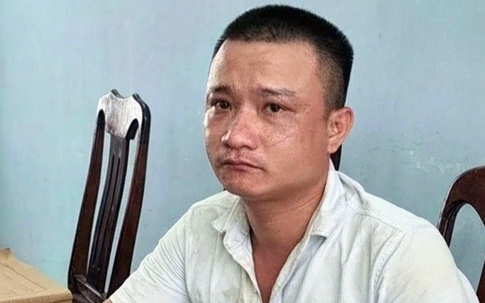 Dùng gậy bóng chày tấn công sau va chạm, tài xế ô tô bị đánh lại bất tỉnh