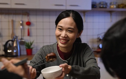 Được bố mẹ ruột trả lương mỗi tháng khi làm con ngoan