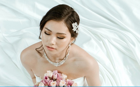 Cô dâu cưới chính mình không cần chú rể