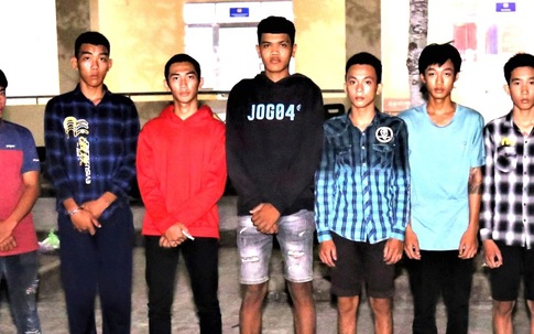 Đi ném bom xăng, bị nhóm đối thủ đâm tử vong