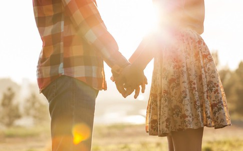 Lấy được vợ đẹp nhờ gửi nhầm thư tán tỉnh một nữ đồng nghiệp mới