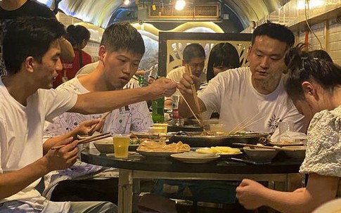 Khám phá nhà hàng nằm sâu trong lòng đất dành cho dân 'sành lẩu'