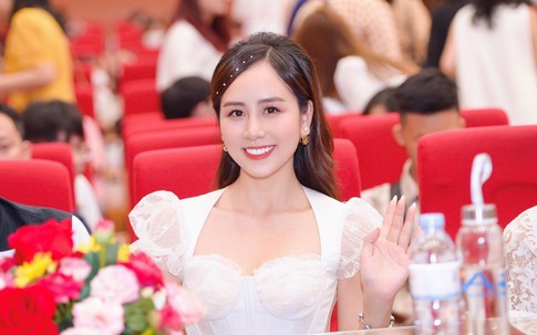 Khiếu Lan Anh: Hành trình từ Á khôi sắc đẹp đến nữ doanh nhân trẻ triển vọng