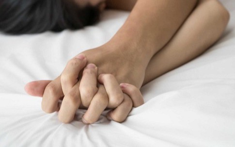 Sốt sau yêu, cô gái nhập viện trong đêm
