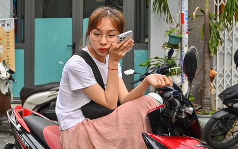 Xếp hàng nhiều giờ để mua đậu hũ thối ở TP.HCM